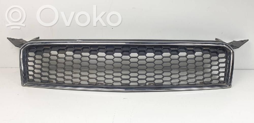 Grille de calandre avant   96808254