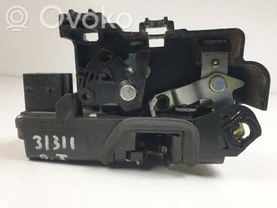 Chevrolet Captiva Front door lock 