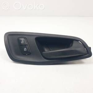 Manecilla interna puerta delantera   BK21V22600AC