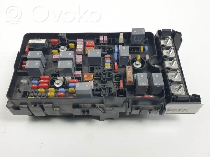 Módulo de fusible   68193002AF,63565110