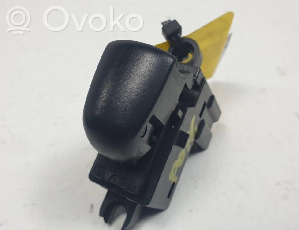 Nissan Juke I F15 Przyciski szyb 