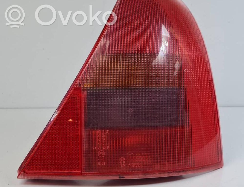 Renault Clio II Feux arrière / postérieurs