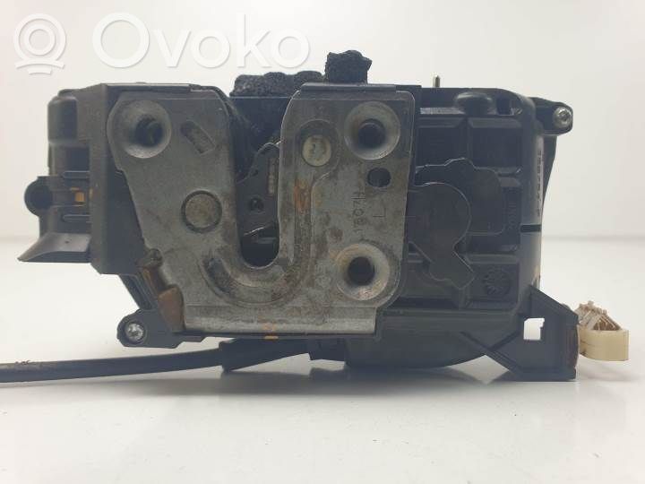 Renault Clio III Etuoven lukko 