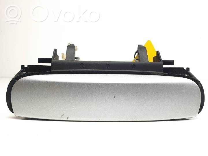 Manecilla externa puerta delantera   4B0839885