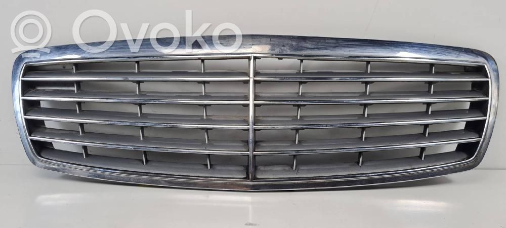 Mercedes-Benz E W211 Griglia anteriore