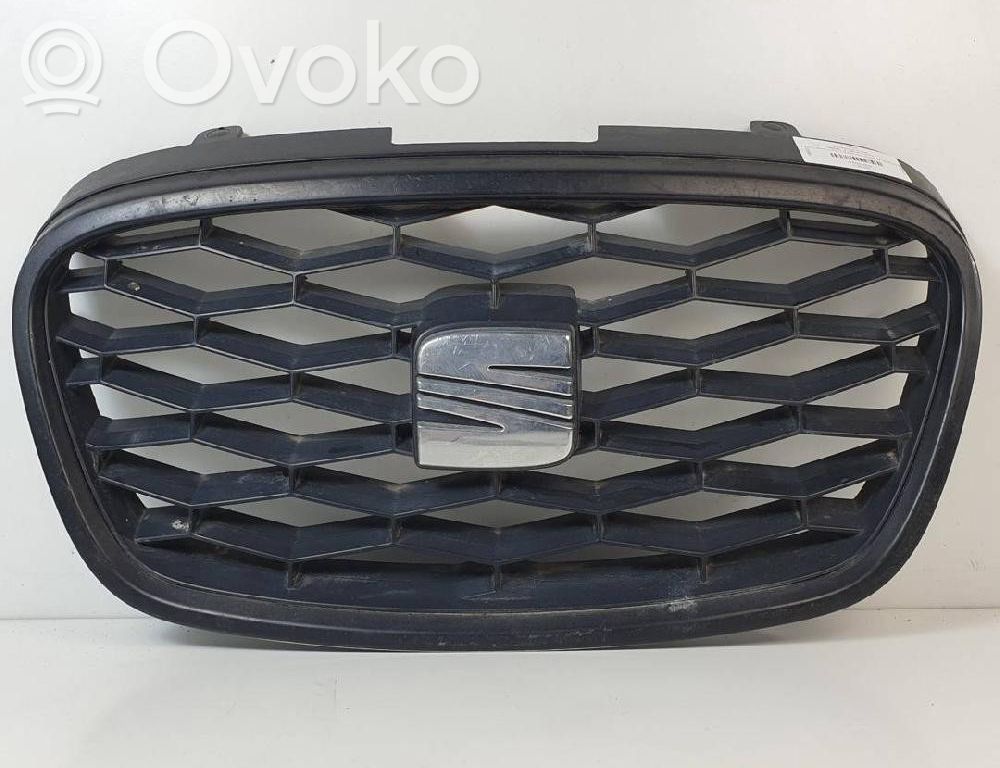 Seat Leon (1P) Front grill 