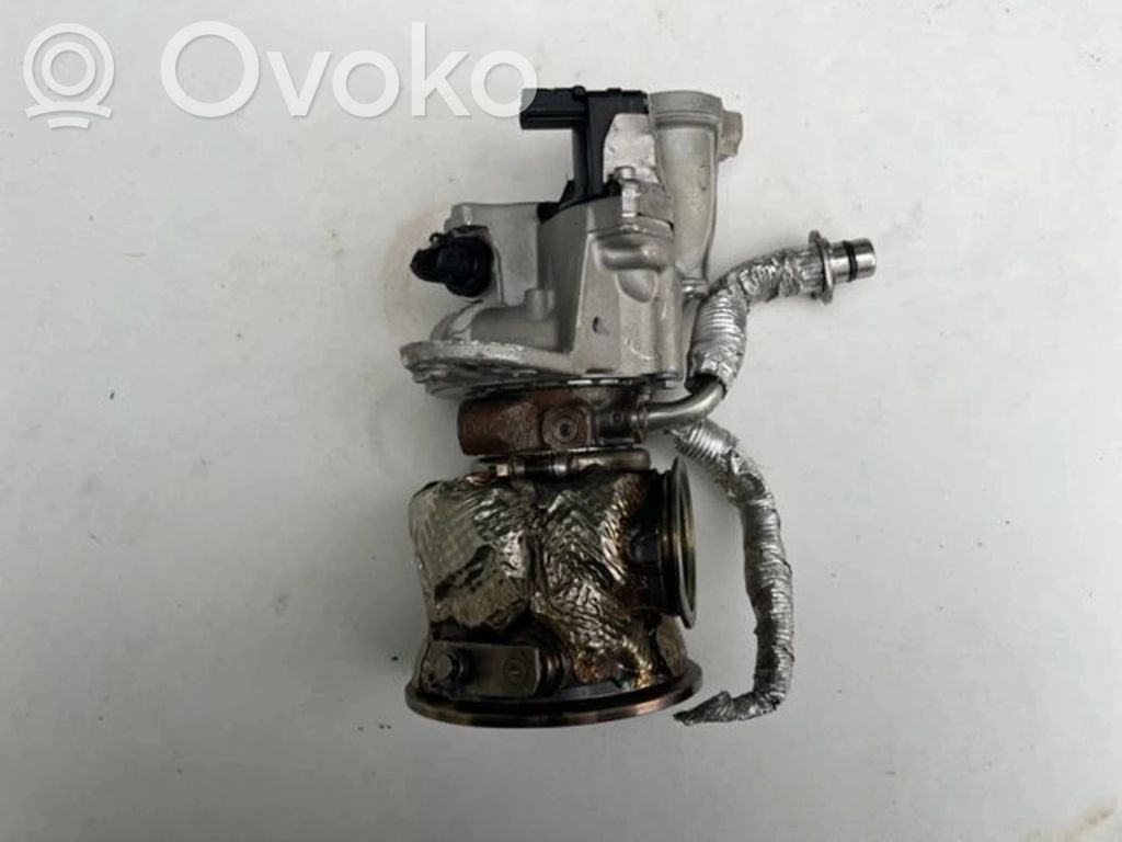 Audi A4 S4 B5 8D Sprężarka 