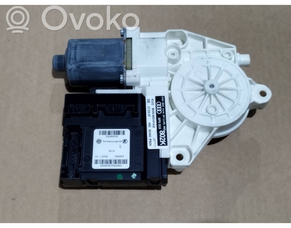 Audi A3 S3 8P Silnik regulatora szyby drzwi przednich 