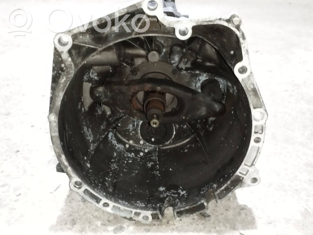 BMW 3 E46 Mechaninė 6 pavarų dėžė 