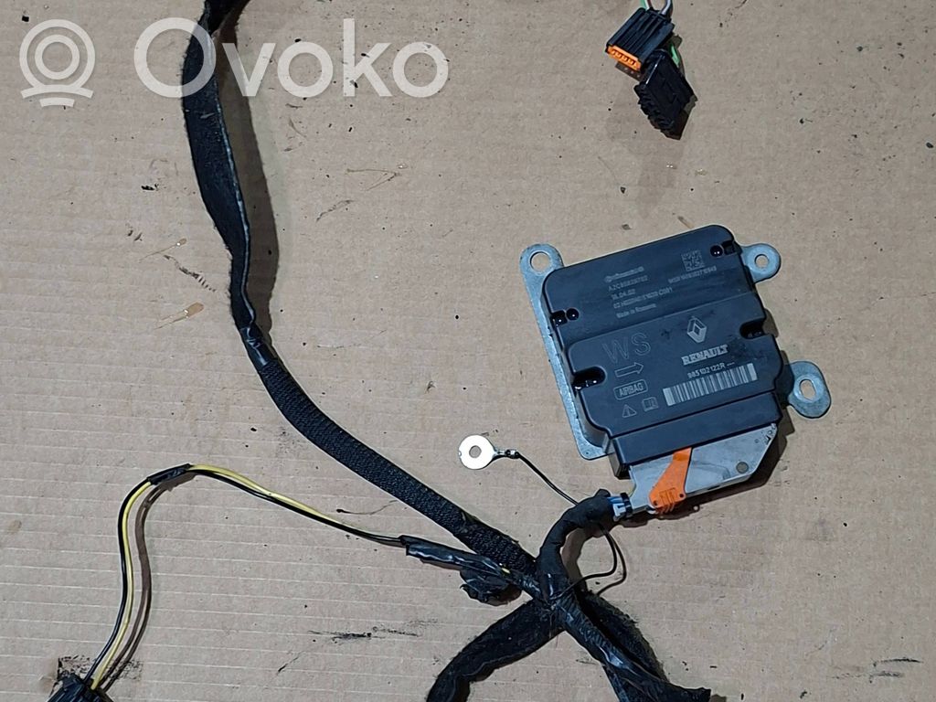 Dacia Sandero Airbag control unit/module 