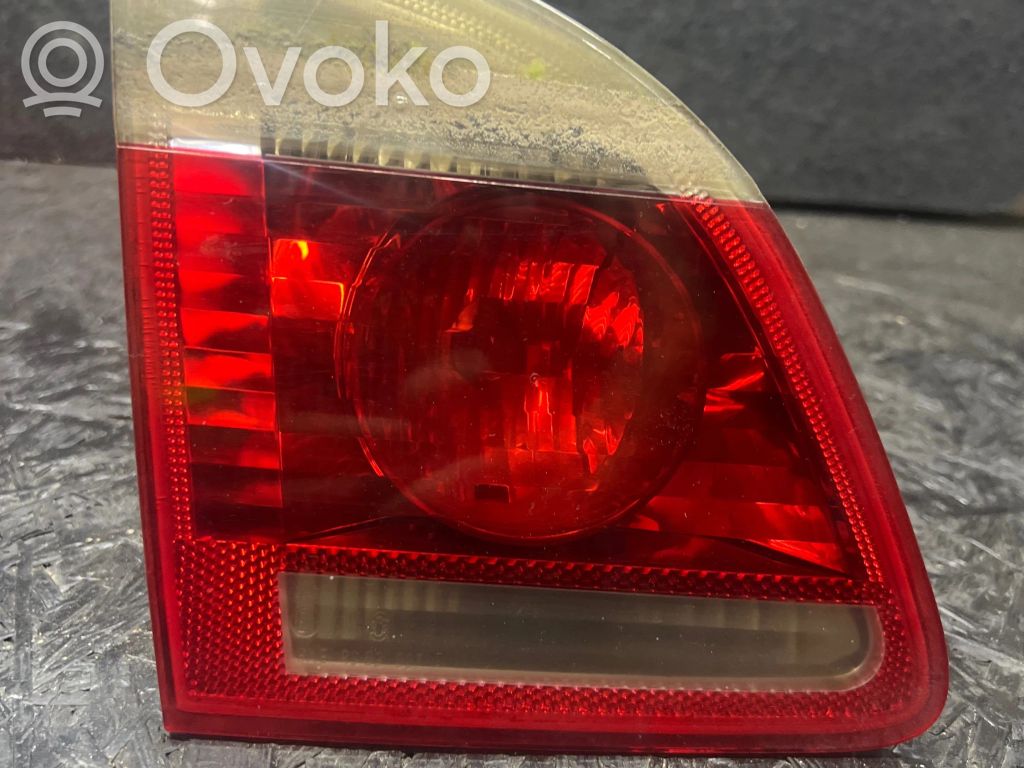 BMW 5 E60 E61 Aizmugurējais lukturis pārsegā 