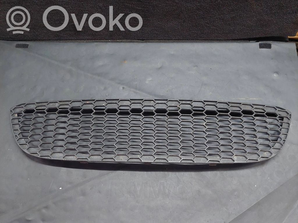 BMW 1 E81 E87 Front bumper lower grill 