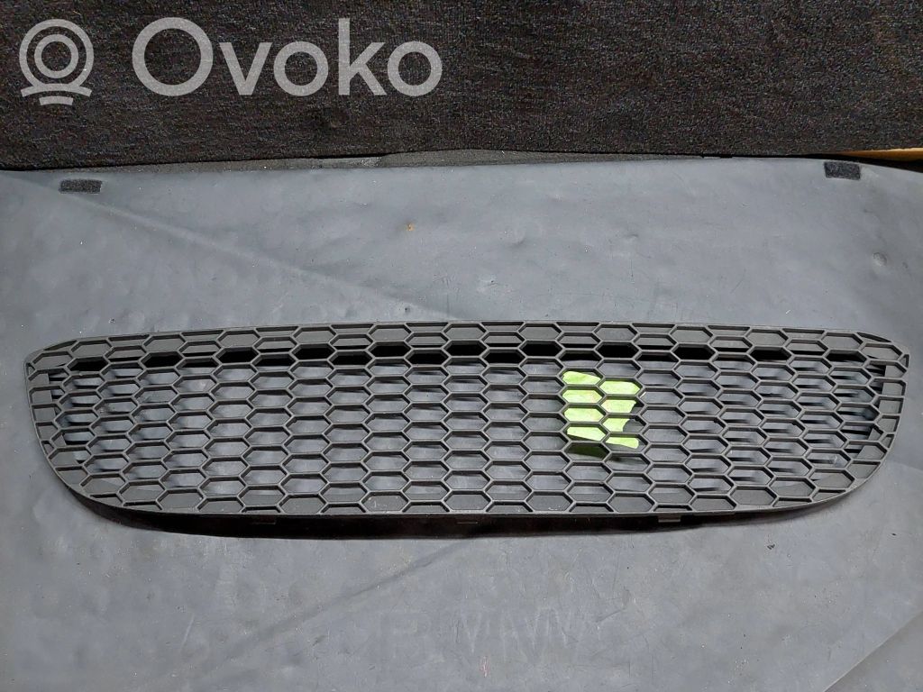 BMW 1 E81 E87 Front bumper lower grill 
