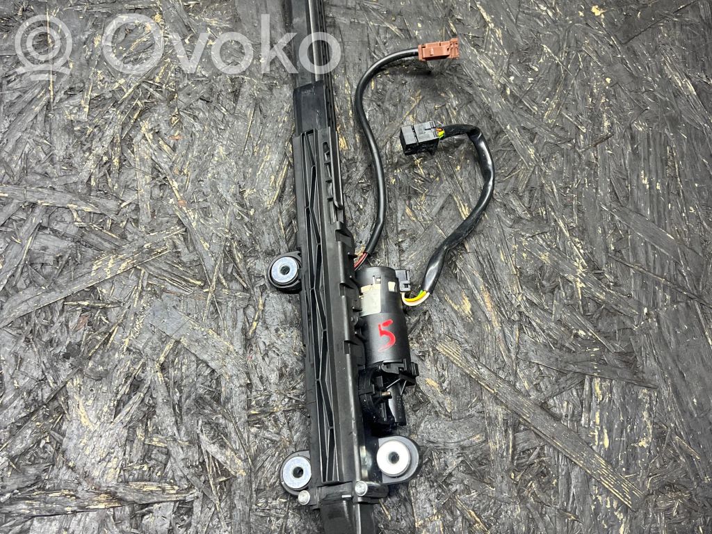 BMW 3 E92 E93 Saugos diržo reguliavimo varikliukas 