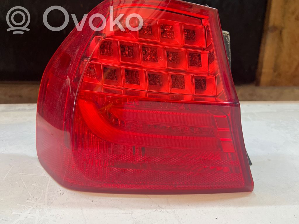 Rear/tail lights   4871731