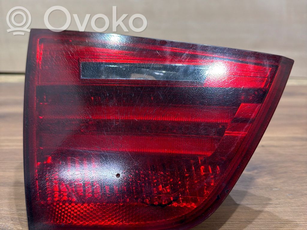 BMW 3 E90 E91 Galinis žibintas dangtyje 