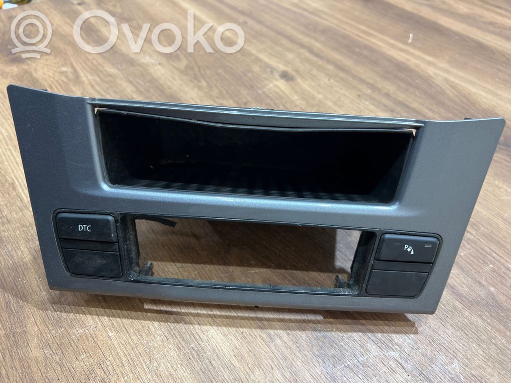 Dashboard storage box/compartment   9139391