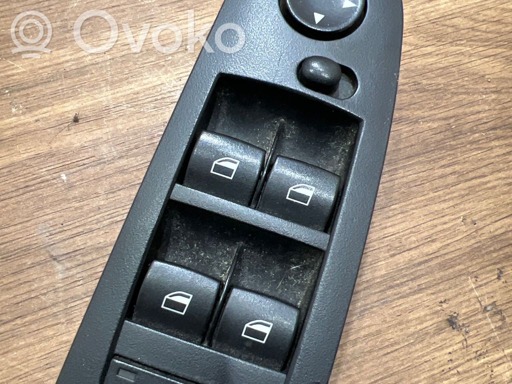 BMW 1 E81 E87 Electric window control switch 