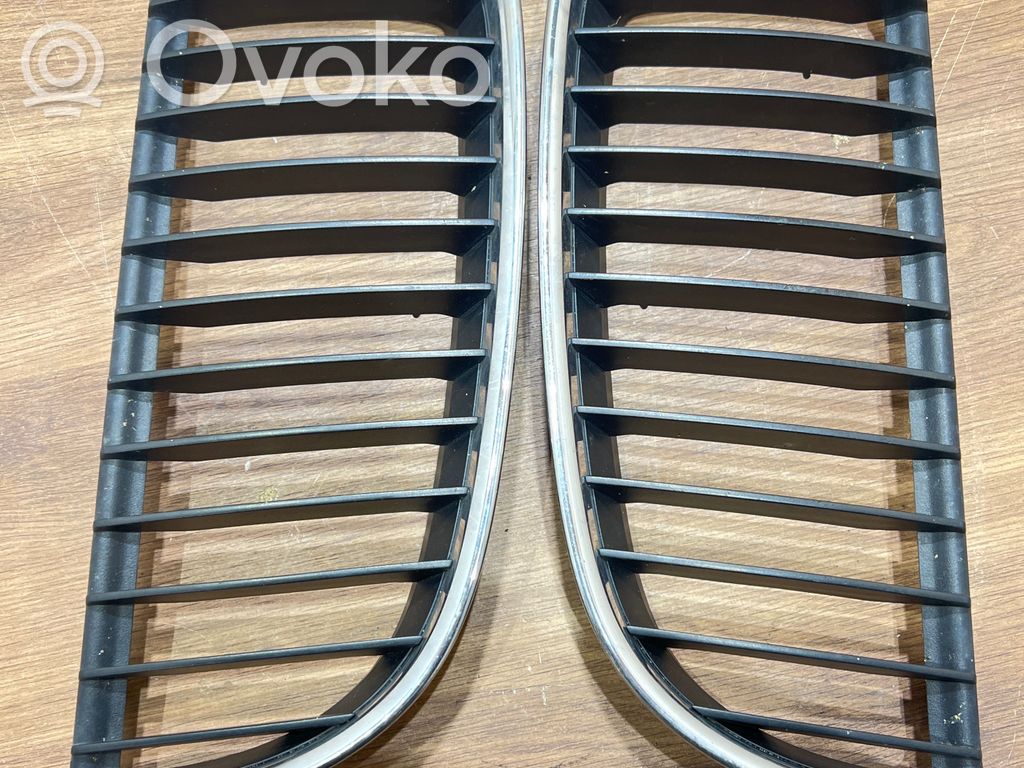 Front grill   7120008,7120007