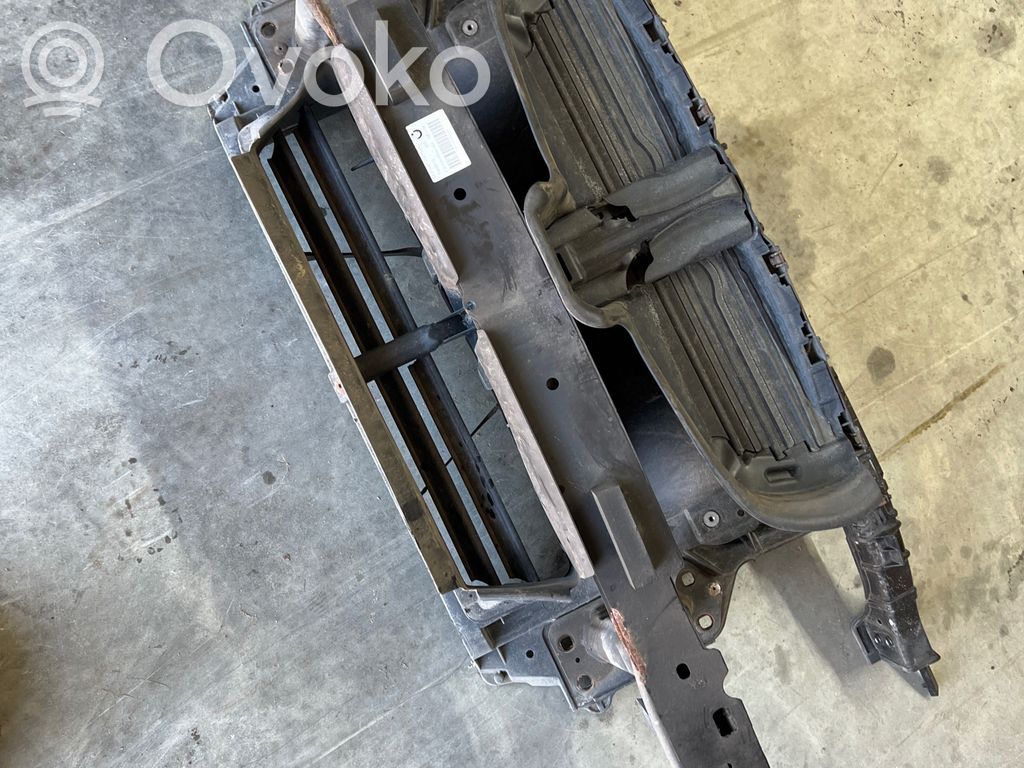BMW 1 E81 E87 Radiatoru panelis 