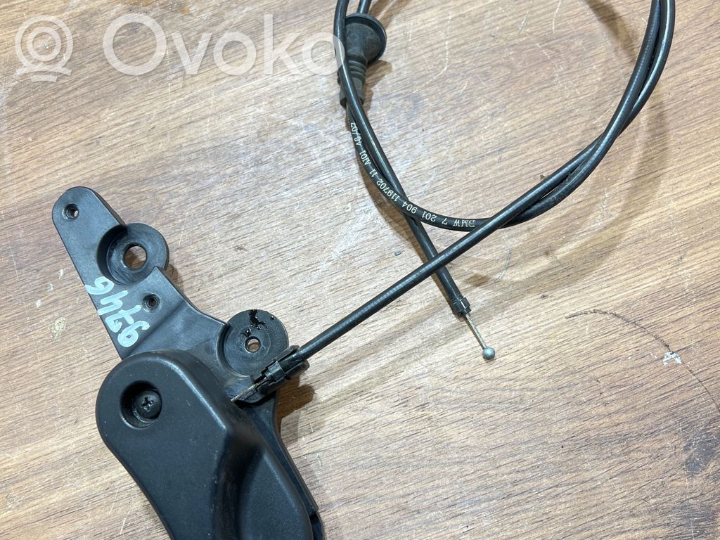 Troselis variklio dangčio spynos   7201904