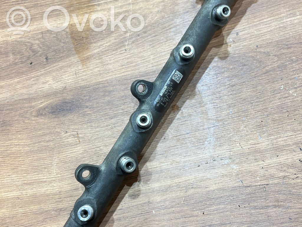 Fuel main line pipe   7787164