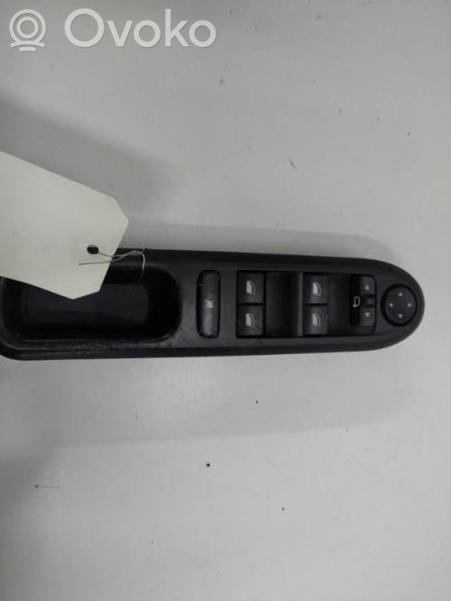 Peugeot 407 Front door sensor 