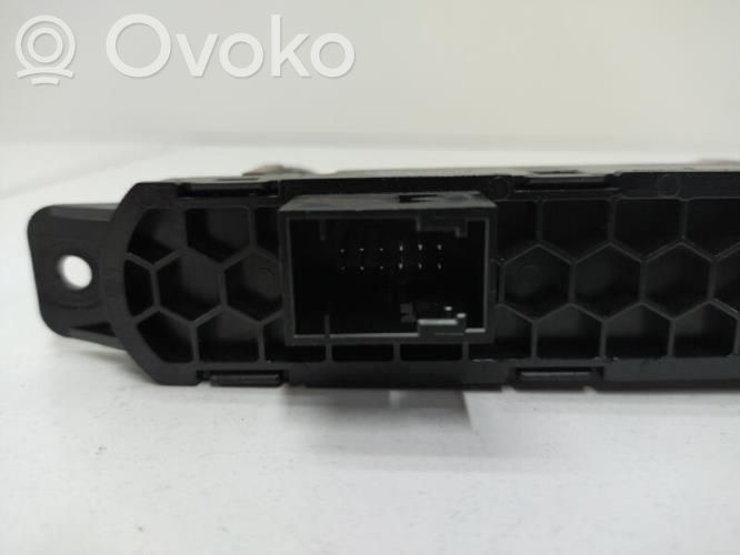 Fiat 500X Przycisk świateł awaryjnych 