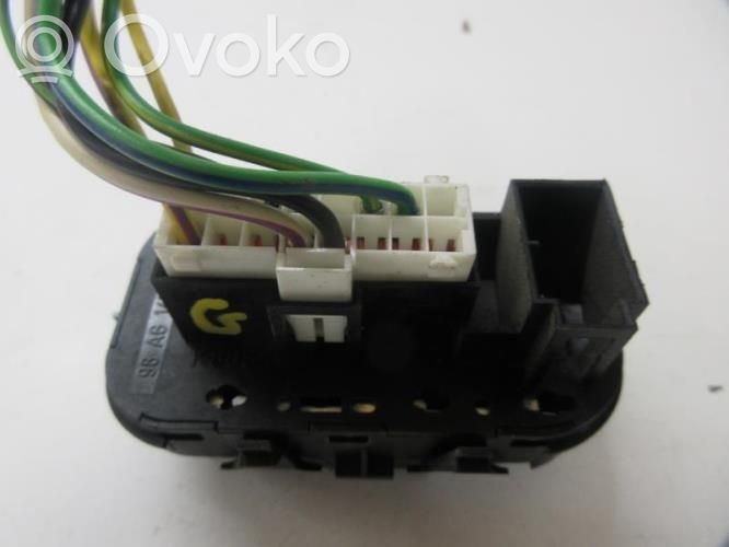 Ford Focus Front door sensor 