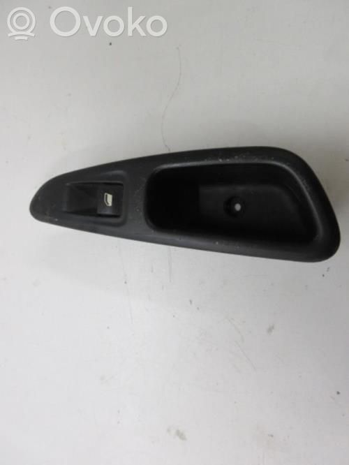 Peugeot 308 Rear door lock 