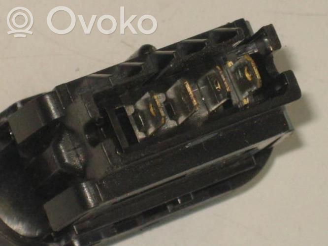 Dacia Sandero Windscreen/window heater switch 
