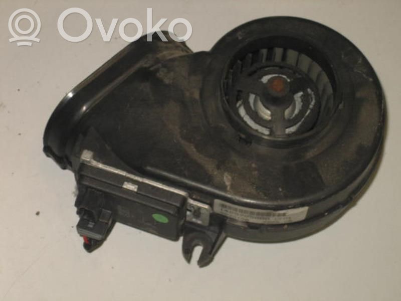 Peugeot 807 Priekšējo durvju ventilatora motors 