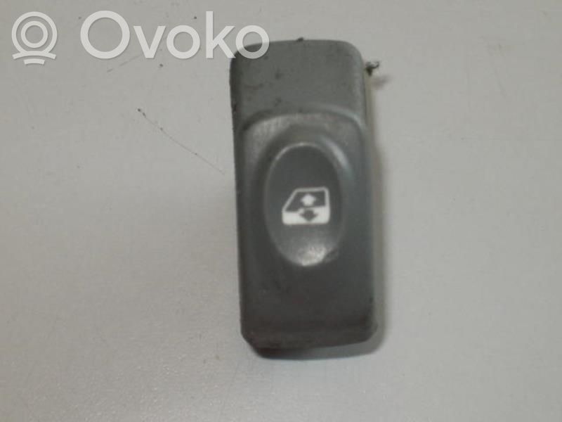 Renault Twingo I Front door sensor 