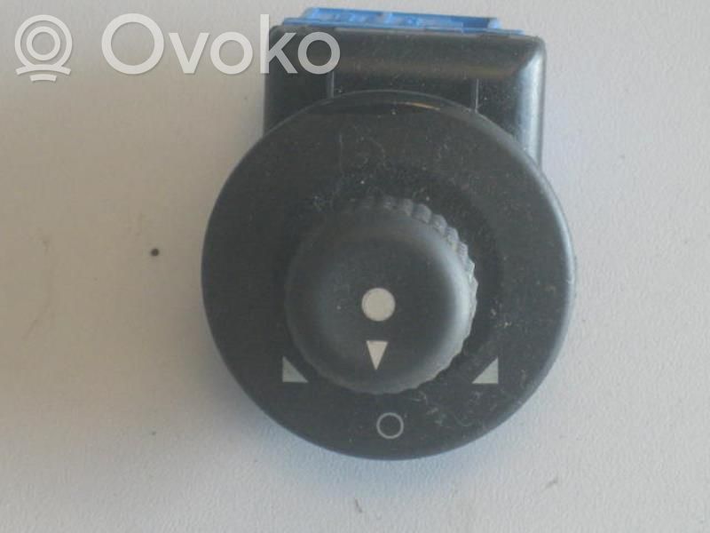 Citroen C3 Wing mirror switch 