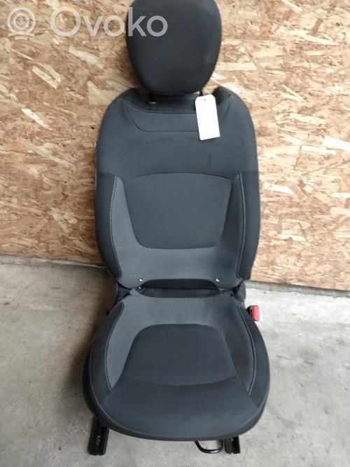 Renault Captur Etumatkustajan istuin 