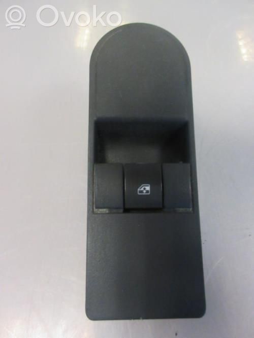 Opel Zafira B Electric window control switch 
