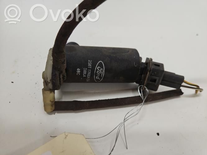 Ford Fiesta Windscreen/windshield washer pump 