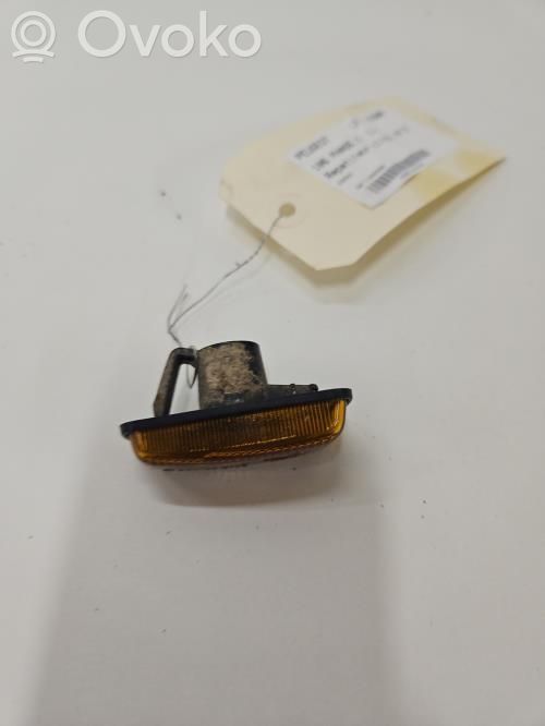 Peugeot 106 Front fender indicator light 