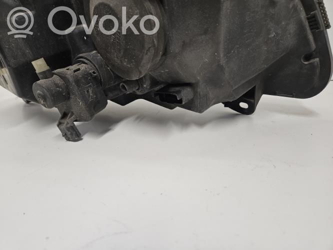 Scheinwerfer   7701057654