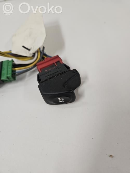 Renault Kangoo I Front door sensor 