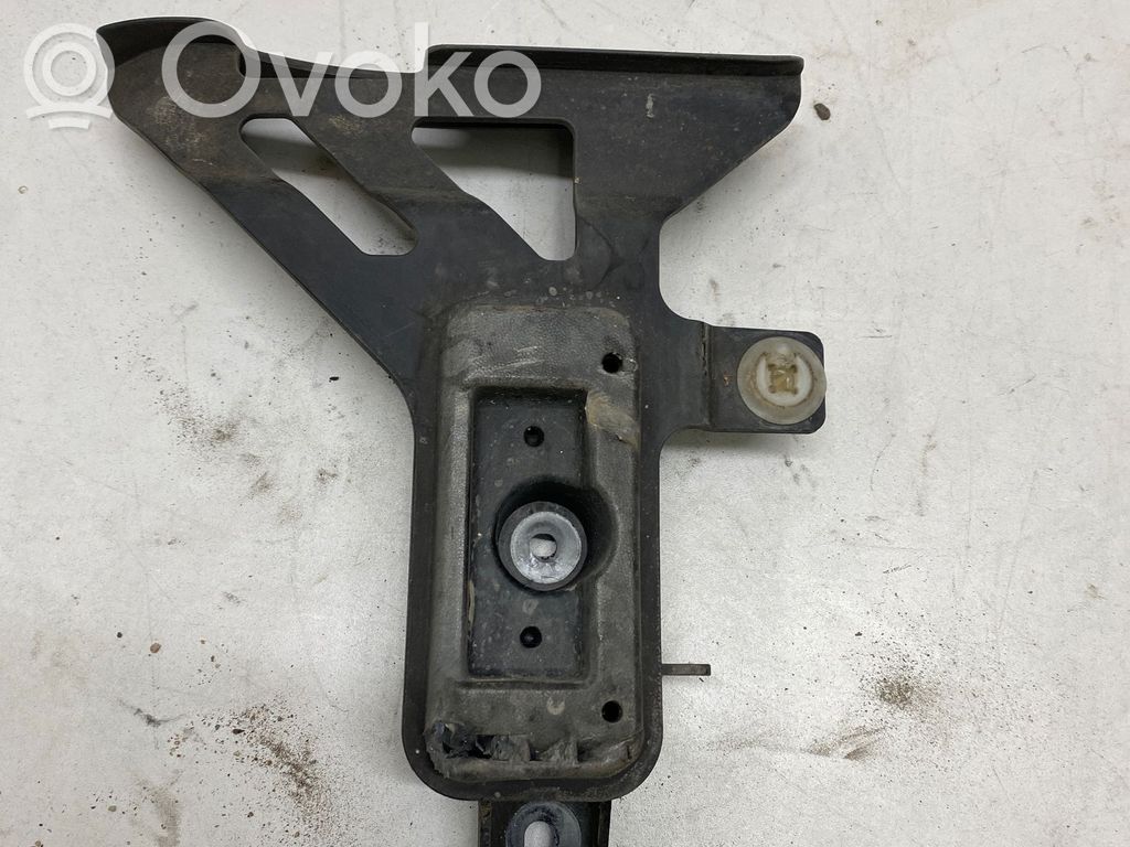 Porsche Cayenne (92A) Jacking socket point 