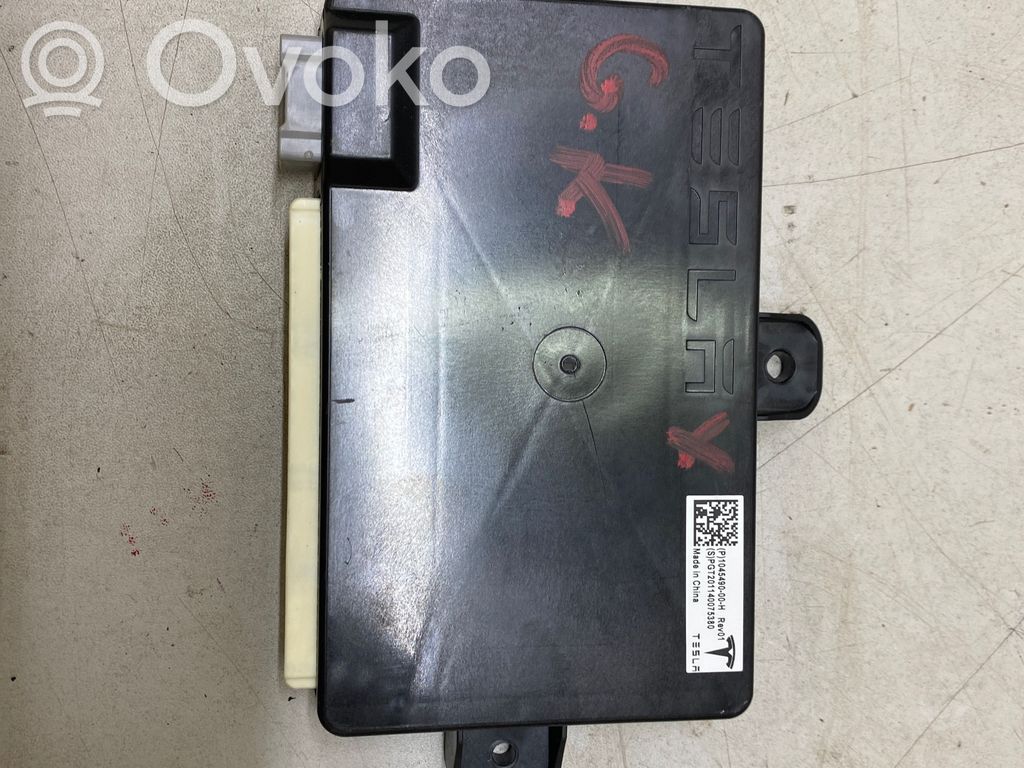 Tesla Model X Door control unit/module 