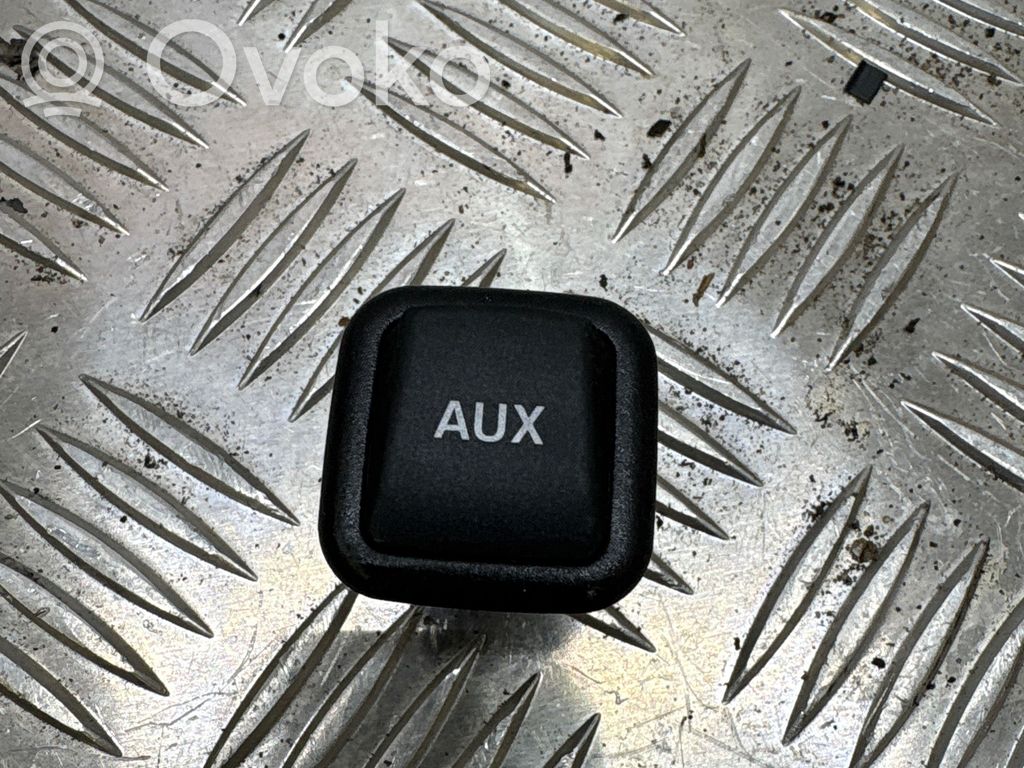 Audi A4 S4 B8 8K AUX in-socket connector 
