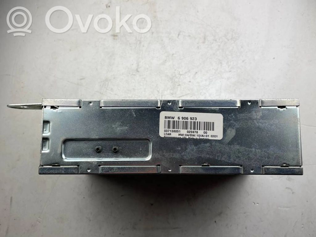 BMW 7 E38 Sound amplifier 