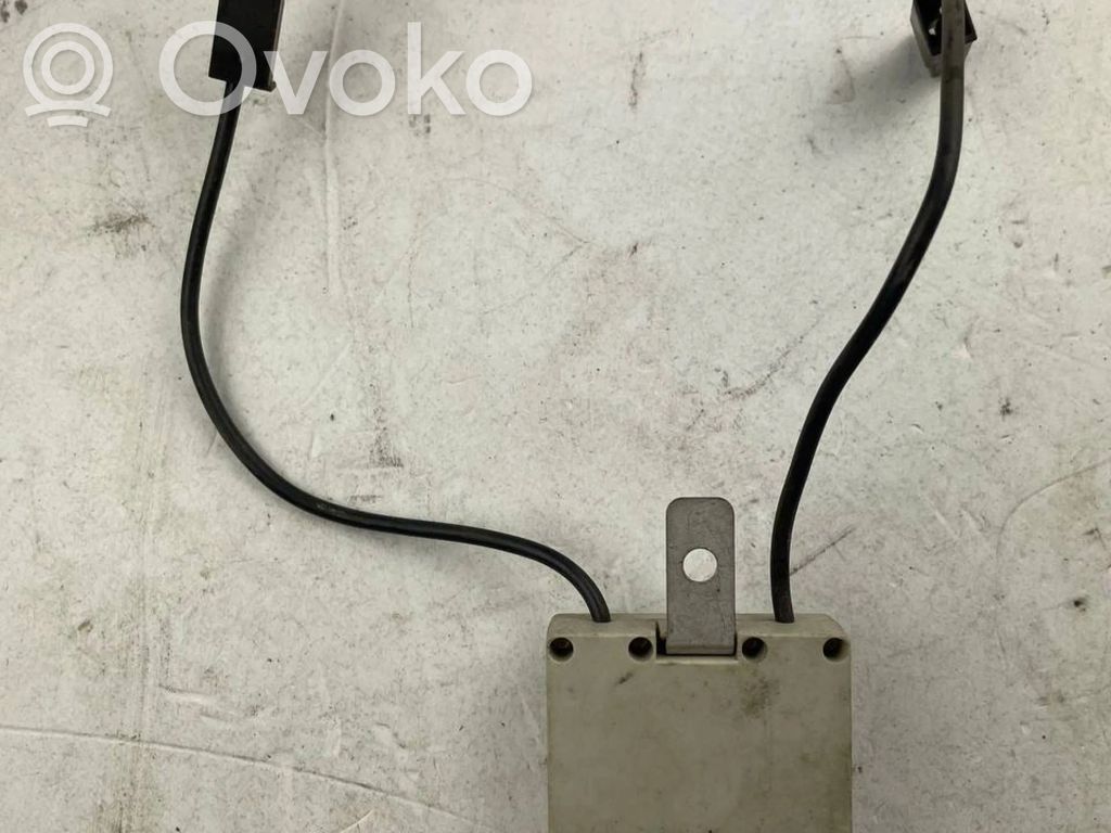 BMW 5 E34 Antenos stiprintuvas 