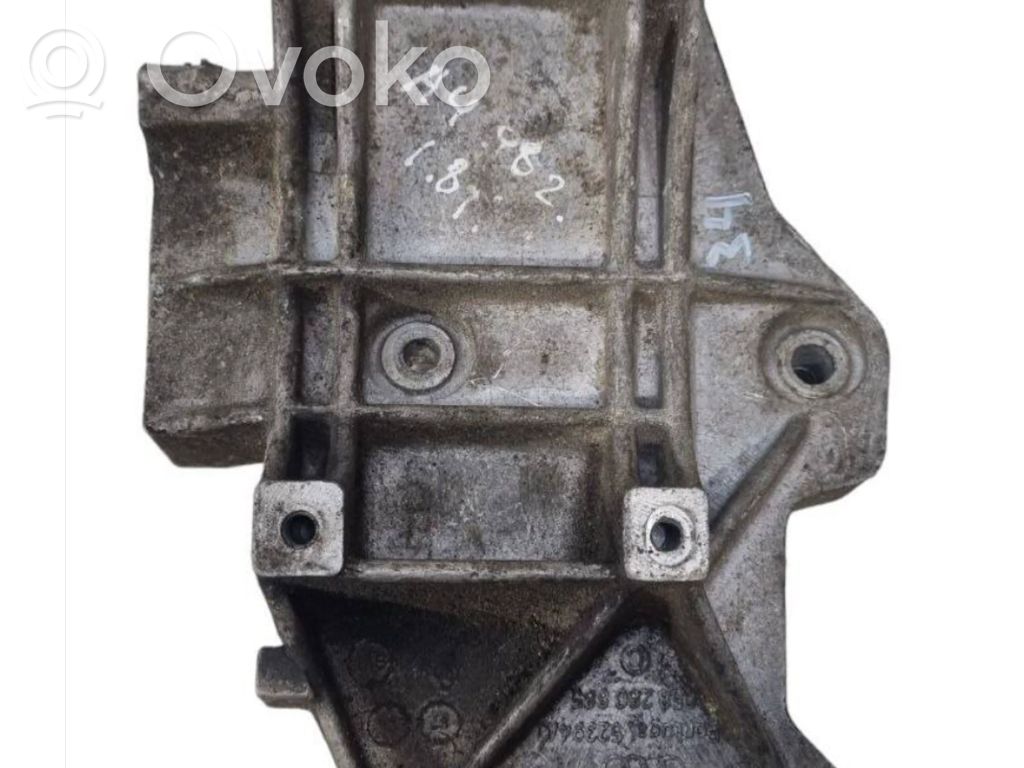 Audi A4 S4 B5 8D Engine mounting bracket 