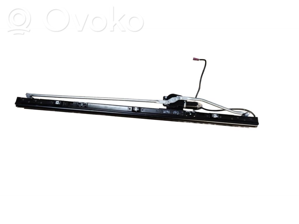 BMW 5 E60 E61 Elektrinė galinio stiklo užuolaida 