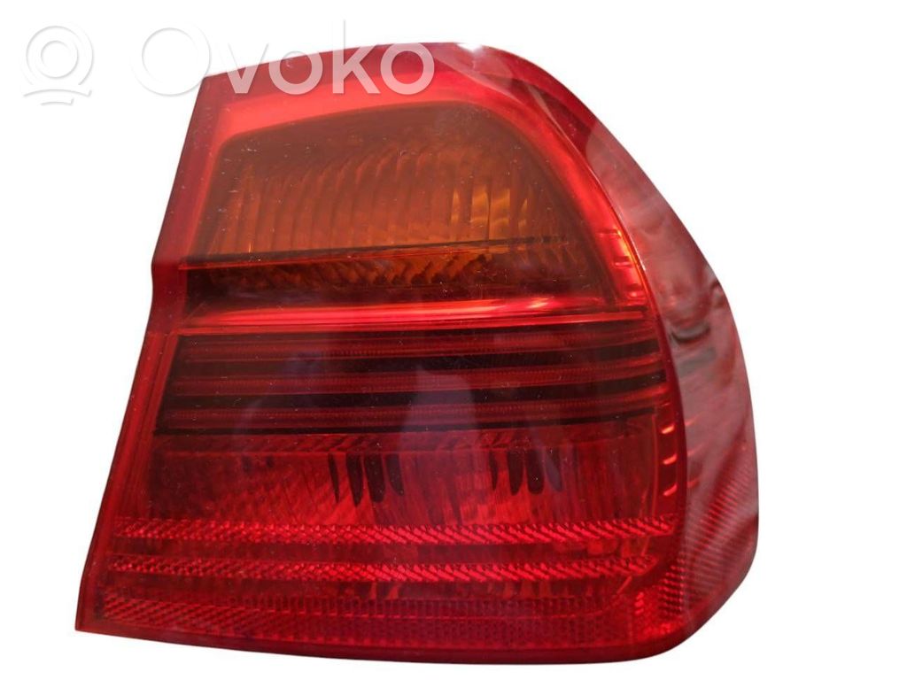 Rear/tail lights   6937458