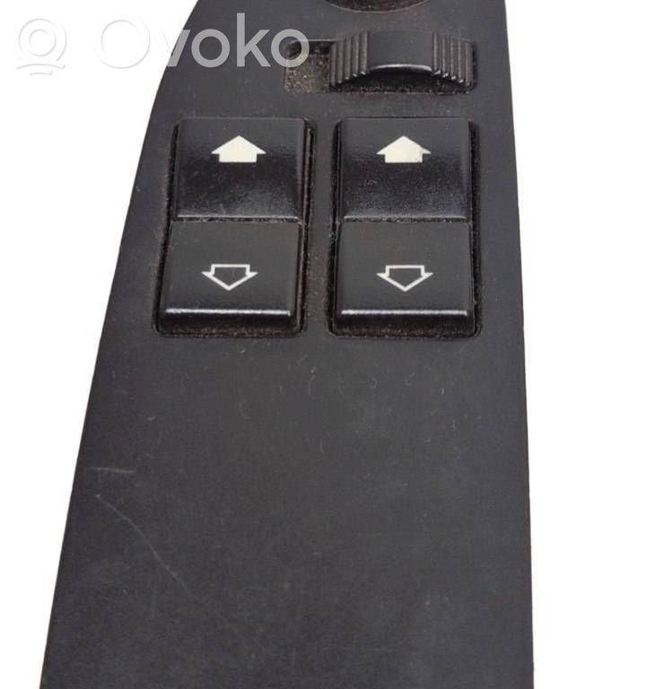 Electric window control switch   8368967,9723,118559,07SW