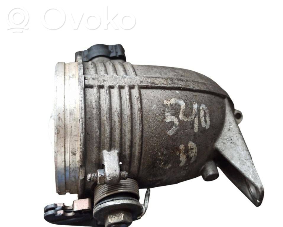 BMW 7 E38 Throttle body valve 